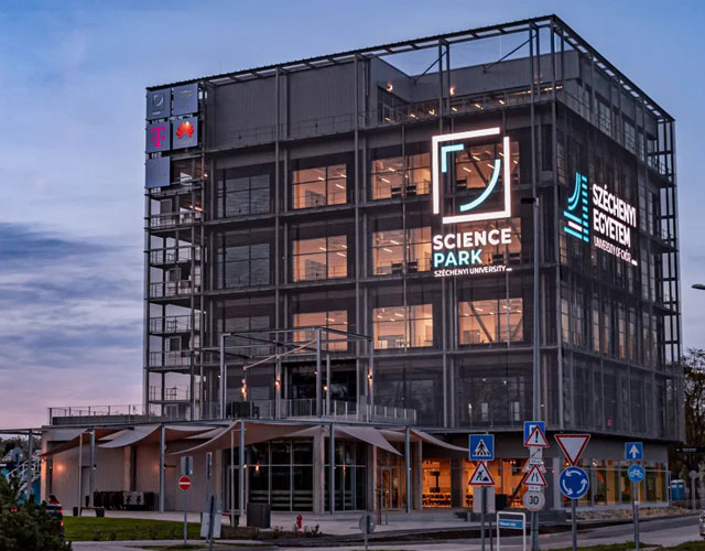 塞切尼·伊什特万大学